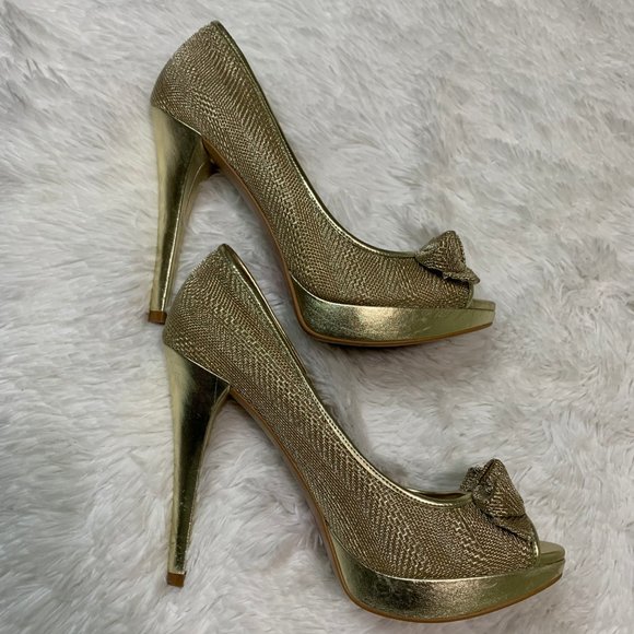 Zara Gold Heels with Bow Detail - Picture 2 of 8